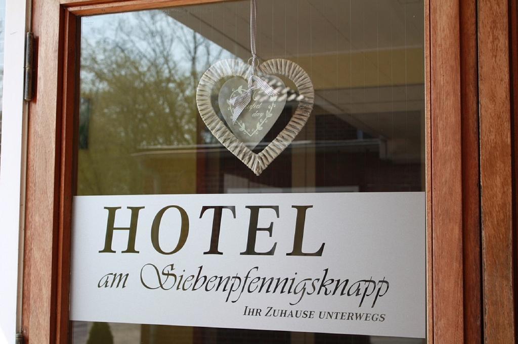 Hotel Am Siebenpfennigsknapp ลูเนน ภายนอก รูปภาพ
