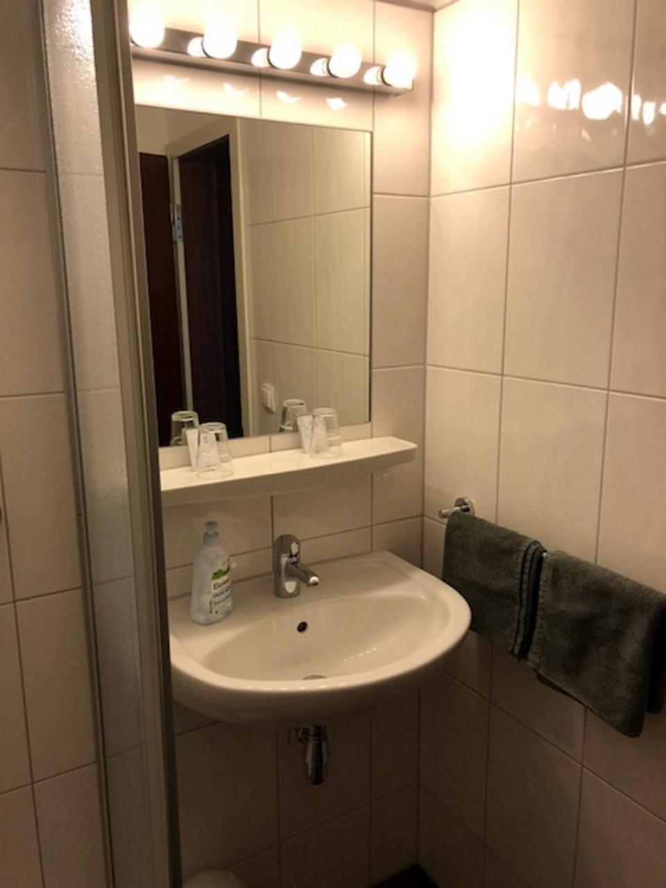 Hotel Am Siebenpfennigsknapp ลูเนน ภายนอก รูปภาพ